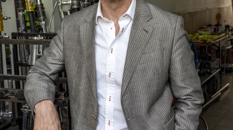 DIE SPALTUNG DER WELT - Executive Producer Gunnar Dedio DIE SPALTUNG DER WELT - Executive Producer Gunnar Dedio